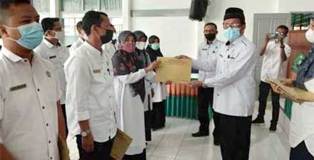 Sebanyak 17 ASN Kemenag Kabupaten Solok Terima SK