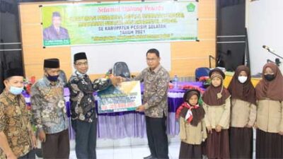Baznas Pessel Salurkan Beasiswa kepada 517 Pelajar Madrasah