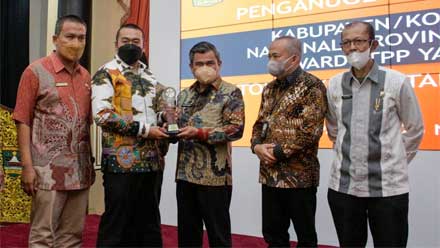 Wagub Sumbar Minta Bupati/Walikota Tingkatkan Perhatian untuk Sanitasi 1 Penghargaan tingkat Provinsi Sumbar Stop BABS dan STBM Award TPP