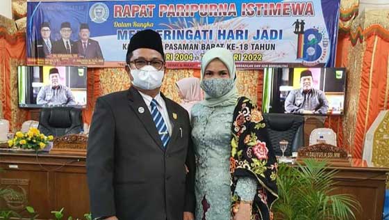 Endra Yama Putra bersama istri