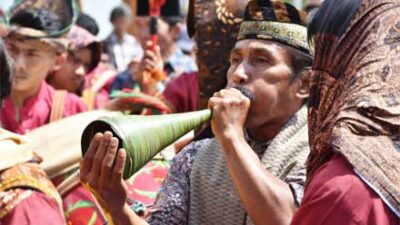 Kesenian Tradisional Meriahkan Pelantikan Pengurus KAN Paninjauan Agam