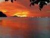 Panorama Sunset di Pantai Carocok dan Batu Tembak Painan
