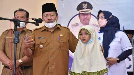 Hafizah 10 juz, siswi SD Islam Rasuna Said Maninjau, Syifaurrahmah Al Arifi Jadi Anak Asuh Pribadi Bupati Agam, H. Andri Warman