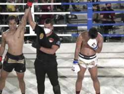 Luar Biasa! Pukulan “White Rock” Serieal Effendy Gulung Nur Humam di Bali Summer Fights Muay Thai Championship