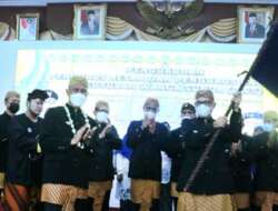 Gubernur Mahyeldi Kukuhkan Pengurus Paguyuban Warga Sunda di Sumbar