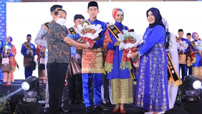 Maulidya Nurdini meraih Juara 1 Duta GenRe Putri Provinsi Sumatera Barat