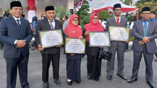 Disdukcapil Pasbar Juara 2 Dukcapil Kabupaten Terbaik Tingkat Sumbar
