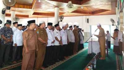 Bupati Pasbar Lantik Tim Kerja dan Panitia MTQ Nasional XI
