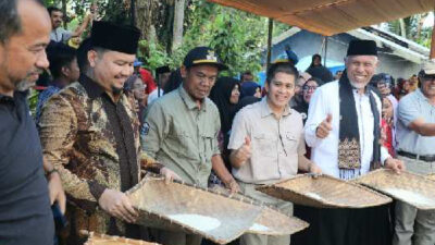 Gubernur Sumbar Ajak Lestarikan Pesta Rakyat Nagari Padang Sibusuak