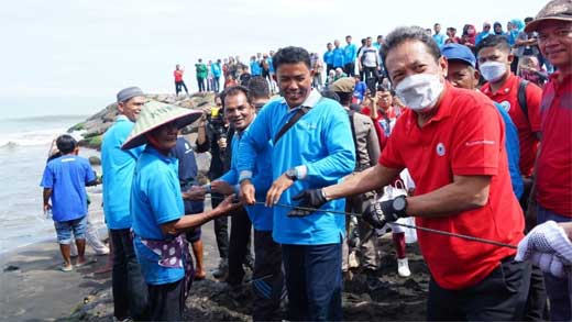 Road To Bulan Cinta Laut di Kota Padang