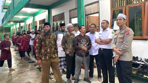 Wagub Sumbar, Audy Joinaldy tinjau pelaksanaan pendidikan berbasis syariah ke Yayasan Jabal Rahmah di Nagari Sago Salido, Kecamatan IV Jurai, Pessel