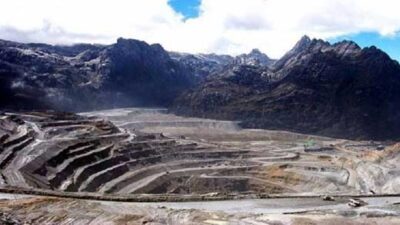 Didampingi Erick Thohir, Jokowi Injakkan Kaki ke Grasberg Freeport