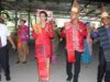 Kapolres Kepulauan Yapen, AKBP Herzoni Saragih bersama istri Ny Agnes Herzoni Saragih saat menari bersama