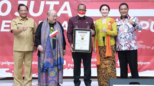 Kemendagri Terima Rekor Dunia MURI