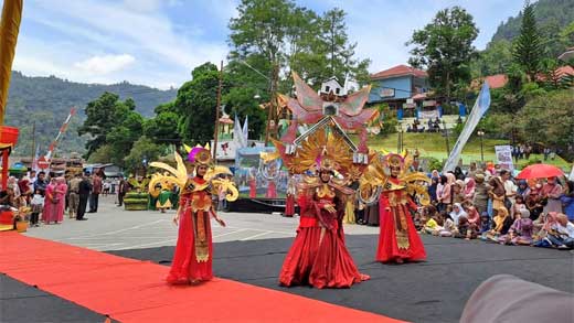 Sawahlunto International Songket Silungkang Carnival