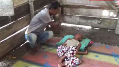 Tinggal di Gubuk Sawah, Darwin dengan Dua Anak Cacat Butuh Perhatian Pemkab Way Kanan