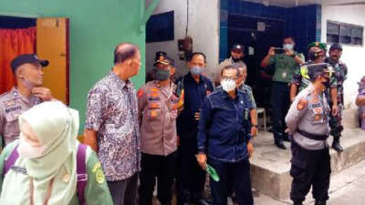 Meski Diwarnai Aksi Telanjang, Eksekusi Rumah Anna Berjalan Lancar