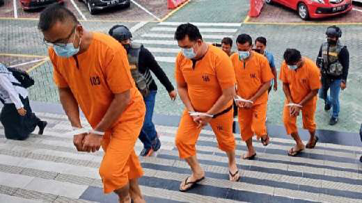 Empat Pelaku Pengeroyokan Wartawan di Pekanbaru Digelandang ke Dalam Sel Tahanan