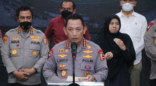 Kapolri Jenderal Listyo Sigit Prabowo Mengumumkan Ada Enam Tersangka Tragedi Kanjuruhan, Malang, Jawa Timur