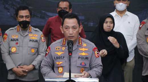 Kapolri Jenderal Listyo Sigit Prabowo mengumumkan ada enam tersangka tragedi Kanjuruhan, Malang, Jawa Timur