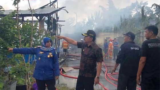 Wawako Asrul tinjau lokasi kebakaran di Komplek SMAN 1 Padang Panjang