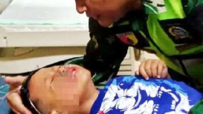Sisi Lain Kerusuhan Kanjuruhan, Prajurit TNI AD Selamatkan Personel Polri dan Balita