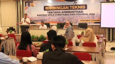 Dinas PUPR Payakumbuh Gelar Bimtek Tertib Administrasi Kontrak Kerja untuk Kontraktor dan Konsultan