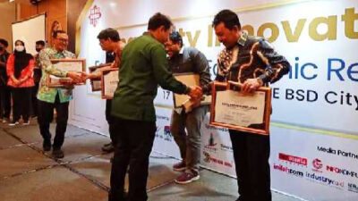 Citiasia Inc Anugerahkan Dua Penghargaan ISNA 2022 kepada Pemko Padang Panjang