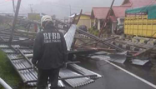 Hati-hati! Cuaca Ekstrem Landa Kota Padang Panjang, Warga Diminta Waspada 1 uaca Ekstrem Landa Kota Padang Panjang