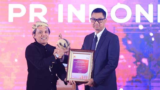 Darmawan Prasodjo Mendapatkan Penghargaan Sebagai Pemimpin  Terpopuler Di Sosial Media