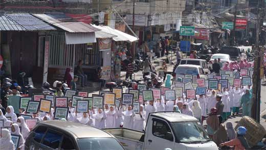 Diniyyah Puteri Padang Panjang Pawai Syukuran Milad ke-99
