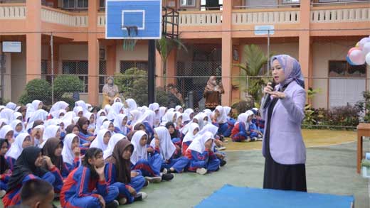 Dinkes Padang Panjang Luncurkan Gerakan Nasional Aksi Bergizi di Sekolah 1 Dian Puspita buka peluncuran Gerakan Nasional Aksi Bergizi di Sekolah