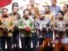 Gubernur Kepri, Ansar Ahmad Terima Penghargaan Pemerintah Provinsi Dengan Implementasi Quick Response Code Indonesian Standard (Qris) Terbaik