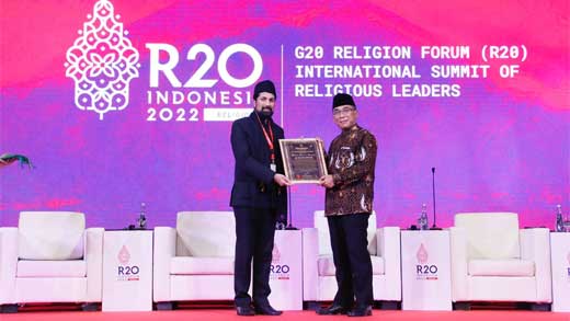 Gus Yahya Terima Penghargaan dari India