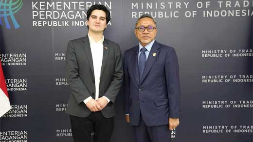 Wakil Menteri Hubungan Ekonomi Internasional Republik Chile José Miguel Ahumada bersama Menteri Perdagangan Republik Indonesia Zulkifli Hasan