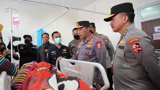 Kapolri Jenderal Listyo Sigit Prabowo Mengunjungi Korban Gempa Di Rs Bhayangkara Cianjur, Jawa Barat