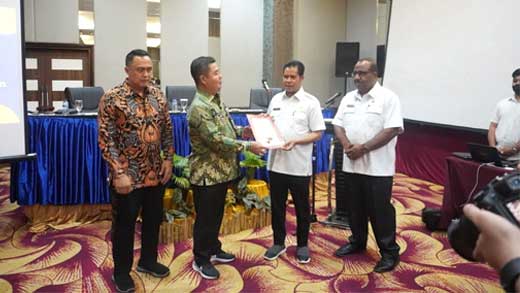 Kemendagri Serahkan Hasil Asistensi Dokumen RKPD 2023 Tiga DOB Papua 1 Hasil Asistensi Dokumen RKPD 2023