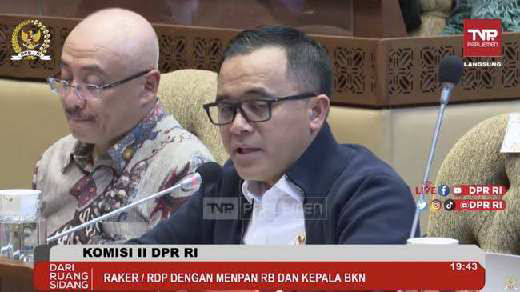 rapat dengar pendapat (RDP) antara Komisi II DPR RI Bersama Menteri PAN RB Abdullah Azwar Anas di Gedung Parlemen, Senayan, Jakarta