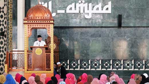 Ketua DPD RI, AA LaNyalla Mahmud Mattalitti beri sambutan pada peringatan Maulid Nabi Muhammad SAW di Tangerang