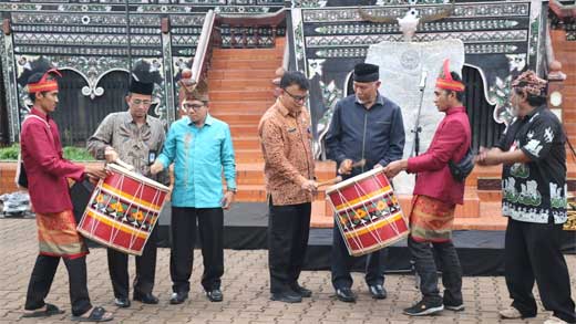 Gubernur Sumbar, Mahyeldi Buka Dua Festival di Tanah Datar
