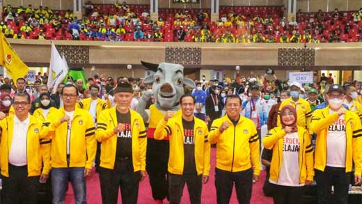 Nadiem Makarim Buka POMNAS XVII, Gubernur Sumbar: Gairahkan Semangat Olahraga Mahasiswa 1 Menrisbudristek Nadiem Makarim Buka POMNAS XVII di UNP