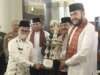 Wali Kota Fadly Amran serahkan trofi juara umum MTQ ke-40 tingkat Kota Padang Panjang kepada Kecamatan Padang Panjang Barat