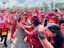 Panglima Jilah Pastikan Pasukan Merah Suku Dayak Kawal Jokowi Satu Komando
