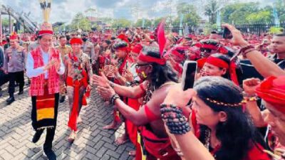 Panglima Jilah Pastikan Pasukan Merah Suku Dayak Kawal Jokowi Satu Komando