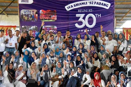 Wako Hendri Septa Hadiri Reuni Akbar ke-30 IKA SMANLI Padang Angkatan 1992 1 Reuni Akbar ke-30 IKA SMANLI Padang Angkatan 1992
