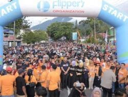 Ribuan Warga Kota Padang Panjang Ikuti Jalan Sehat Flipper’s