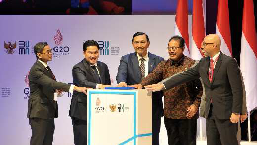 Menteri Koordinator Bidang Kemaritiman dan Investasi, Luhut Binsar Pandjaitan didampingi Menteri BUMN, Erick Thohir membuka SOE International Conference 2022 di Nusa Dua Bali