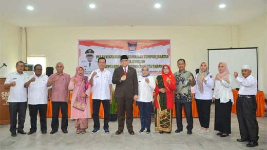 Andree Algamar lantik Kepala SMPN 8 dan SMPN 9