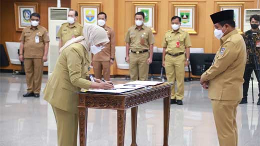 Suhajar Diantoro lantik 19 Pejabat Fungsional di lingkungan Kementerian Dalam Negeri