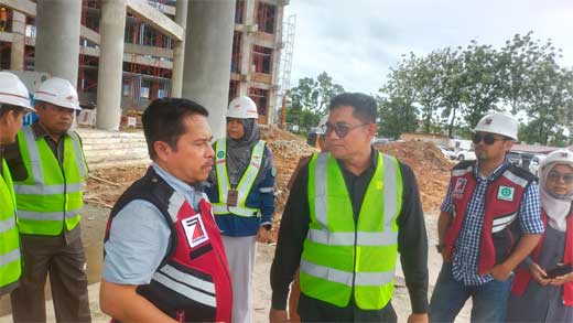 Syafrial Kani tinjau pelaksanaan pembangunan gedung baru DPRD Kota Padang di Aie Pacah